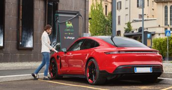 Porsche Italia e Plenitude firmano accordo di interoperabilità