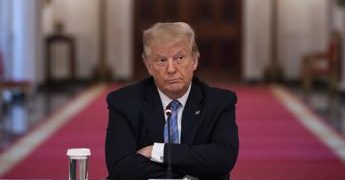 Trump rischia l’arresto: le accuse, cosa può succedere