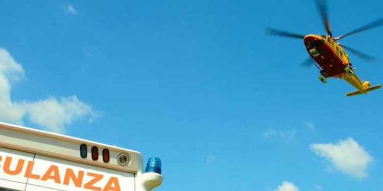 Roma, crolla balcone a Lavinio: feriti due operai