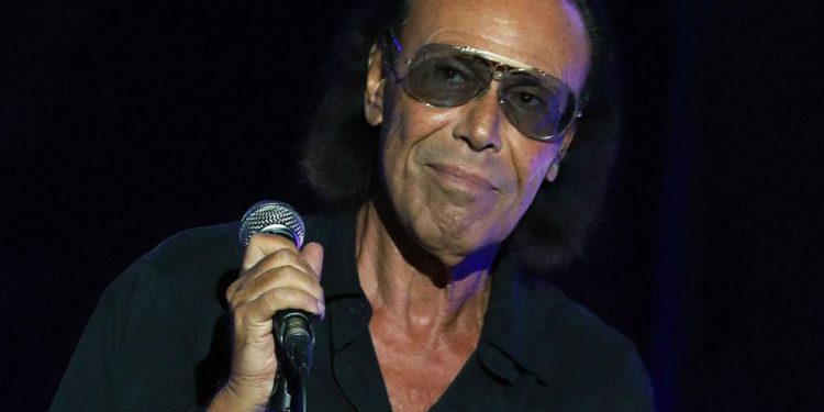 8 marzo, Venditti chiama Fiorello: “Auguri a tutte le donne del mondo” – Video