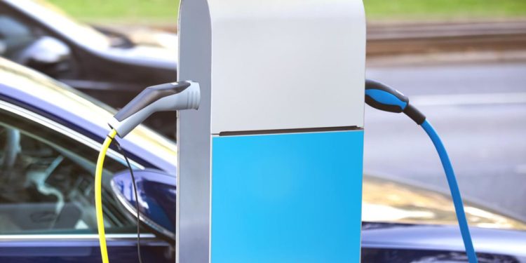 Auto, accordo Ue su rete per ricarica elettrica