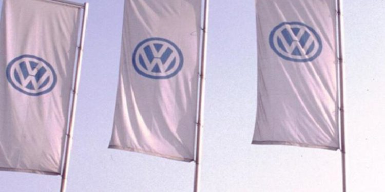 Volkswagen, richiamo per oltre 270mila auto: rischio airbag