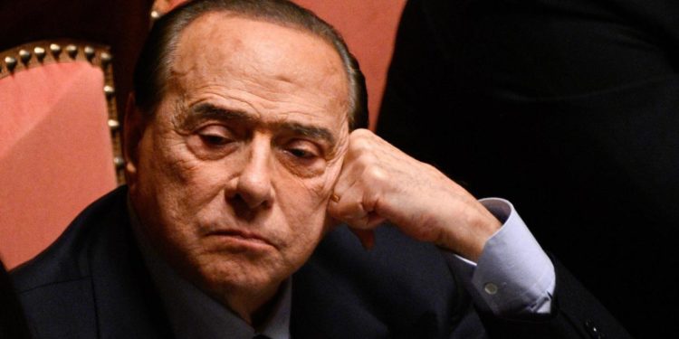 Migranti, Berlusconi: “Chi è in mare va soccorso, creare condizioni per ridurre partenze”