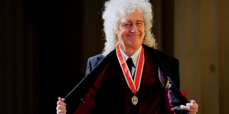 Brian May nominato cavaliere da Re Carlo