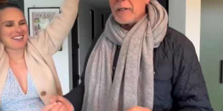 Bruce Willis festeggia il compleanno, commovente video postato da Demi Moore