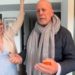 Bruce Willis festeggia il compleanno, commovente video postato da Demi Moore