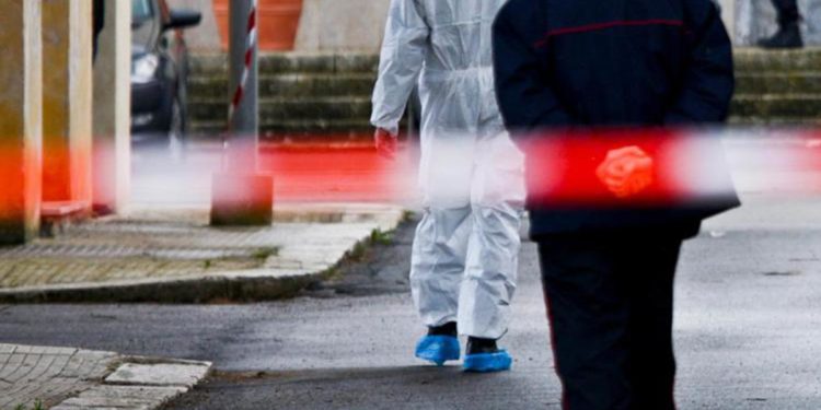Foggia, uccide moglie a coltellate poi tenta il suicidio