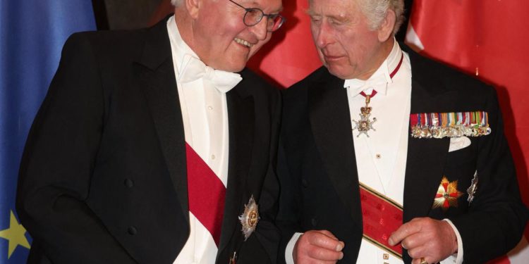 GB, Re Carlo a Berlino: “Con la Germania al fianco dell’Ucraina”