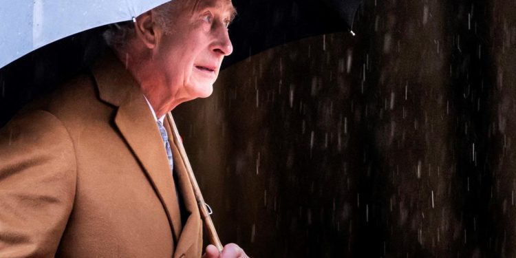 Pensioni Francia, nuove proteste: rinviata visita di re Carlo III