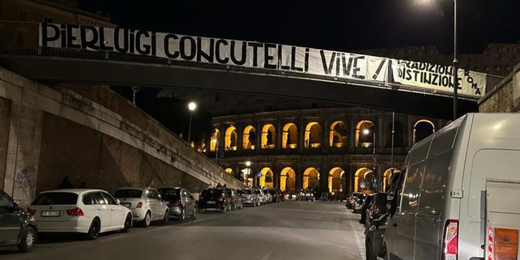 Concutelli, striscione a Roma a ‘firma’ gruppo ultras giallorosso