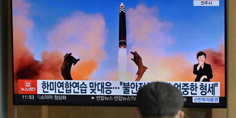 Corea del Nord lancia missile intercontinentale: “Monito ai nemici”