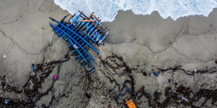 Naufragio Crotone, Palazzo Chigi: “Tragedia provocata da crimine scafisti”