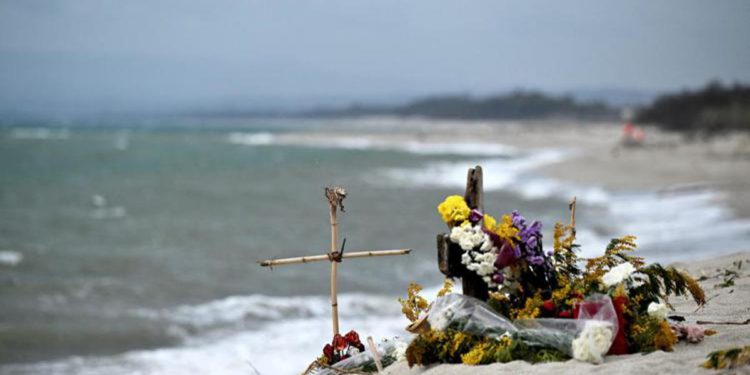 Naufragio Cutro, sindaco: “Spero ritroveremo tutti i corpi, disponibili per cimitero islamico”