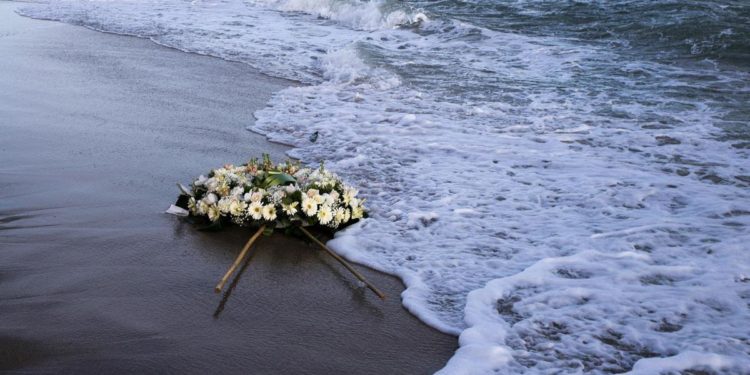 Naufragio Cutro, trovato corpo donna: vittime sono 89