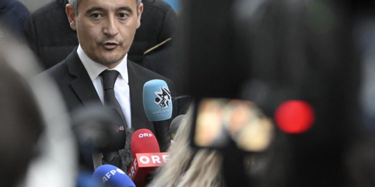 Migranti, Francia: “Italia ne prende 1 su 10, bisogna migliorare”