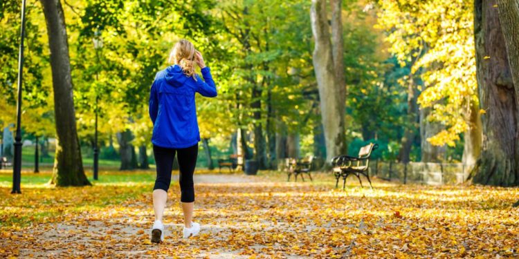 Con 11 minuti camminata veloce al giorno si può prevenire una morte prematura su 10