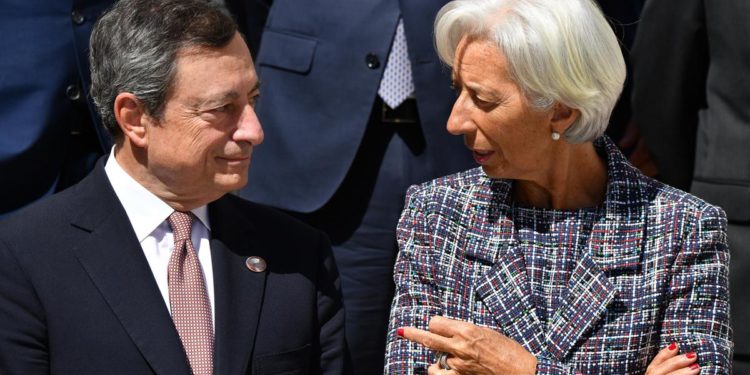 Bce, il messaggio di Lagarde: “Inflazione al 2% non è negoziabile”