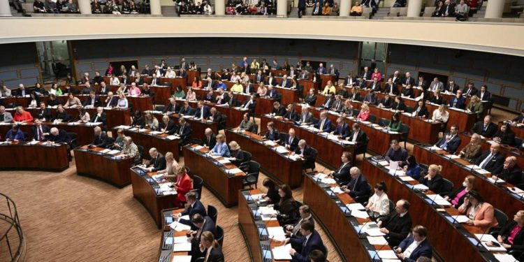 Finlandia, il Parlamento approva l’ingresso nella Nato