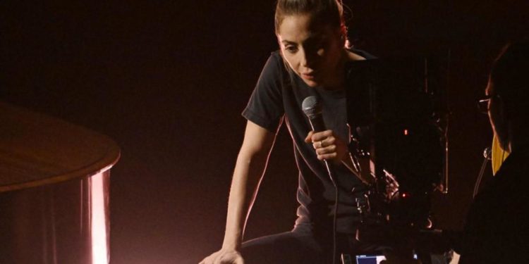 Oscar 2023, lo show di Lady Gaga in jeans e senza trucco – Video