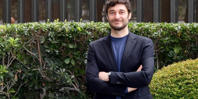 Ascolti tv, ‘Il commissario Ricciardi’ si aggiudica il prime time