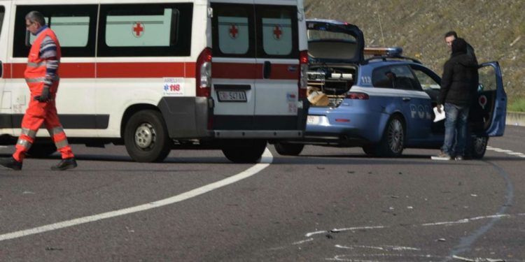 Incidenti, tre morti sulle strade italiane