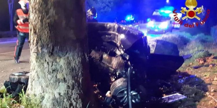 Treviso, auto contro platano a Motta di Livenza: morte due ragazze