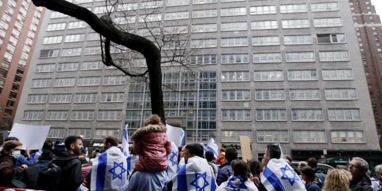 Israele, Herzog: “Avviare subito negoziati su riforma giustizia”