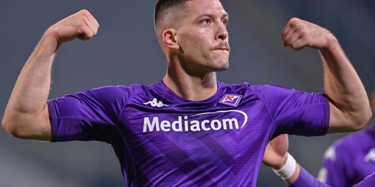 Fiorentina-Milan 2-1, gol di Gonzalez e Jovic per vittoria viola