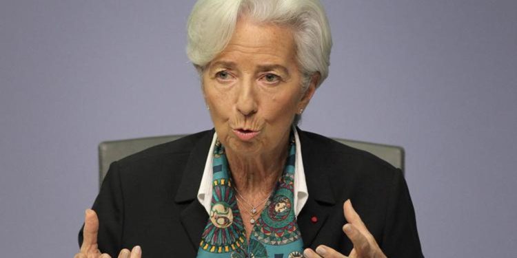 Bce, Lagarde: “Forte incertezza, impossibile anticipare andamento tassi”