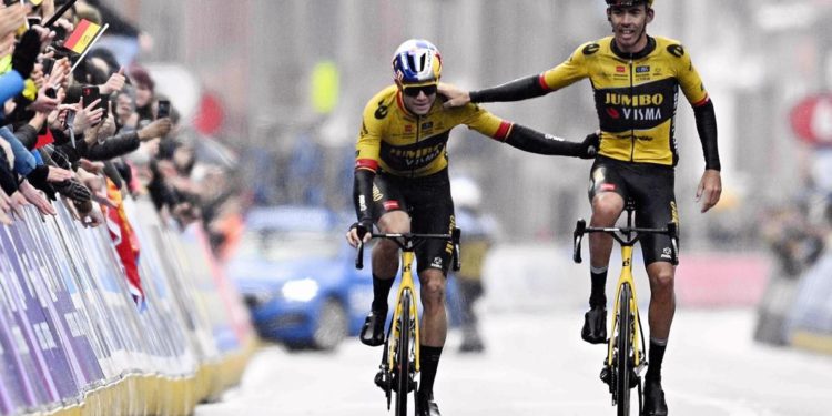 Laporte vince Gand-Wevelgem 2023, Ganna cade