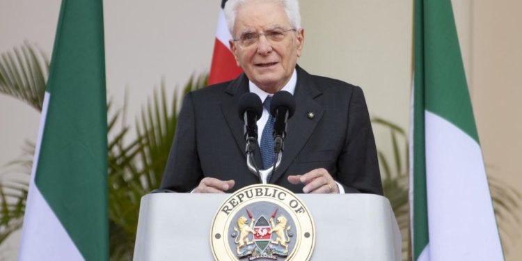 Migranti, Mattarella: “Serve lucida e sistemica azione Ue”