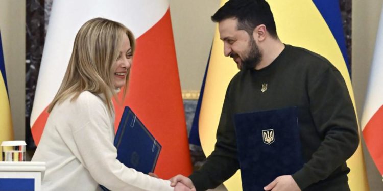 Ucraina-Russia, Meloni-Zelensky: “Perseguire una pace giusta”