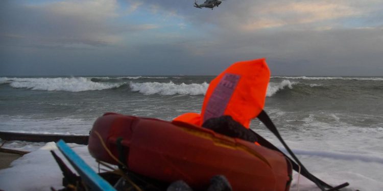 Naufragio migranti Crotone, Procura apre inchiesta su macchina soccorsi