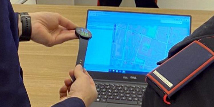 Napoli, perseguitava ex incinta: arrestato grazie a smartwatch antiviolenza