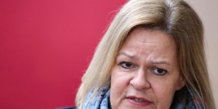 Tifosi Eintracht a Napoli, Berlino: “Violenza da condannare con fermezza”