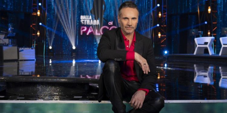 Nek torna conduttore, dal 28 marzo su Rai2 con ‘Dalla strada al palco’