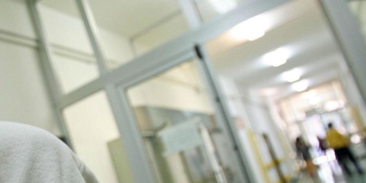 Arezzo, gli amputano il pene ma il tumore non c’era