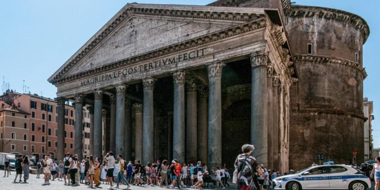 Roma, per entrare al Pantheon si pagherà un biglietto
