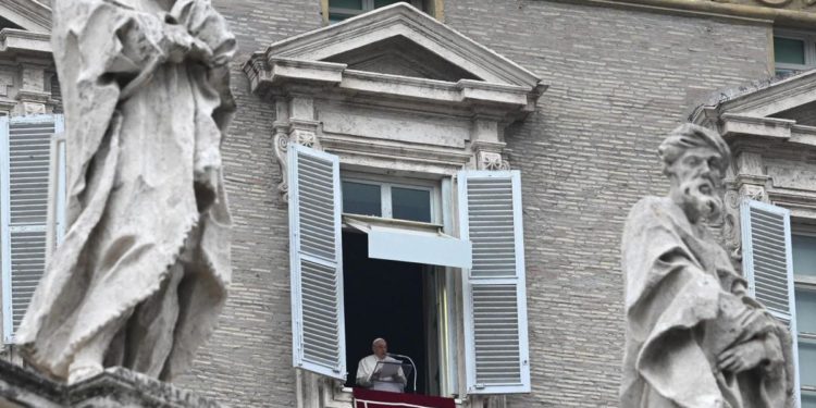 Migranti, Papa: “Mediterraneo non sia più insanguinato, fermare trafficanti”