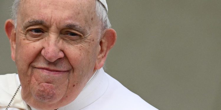 Il Papa e lo smart working: “Buona soluzione purché non isoli”