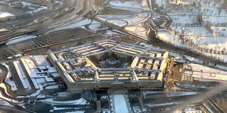 Ucraina, senatori Usa bipartisan in pressing: “Pentagono invii F-16”