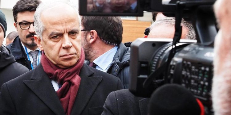 Naufragio migranti Crotone, Piantedosi compatta le opposizioni: “Dimissioni”