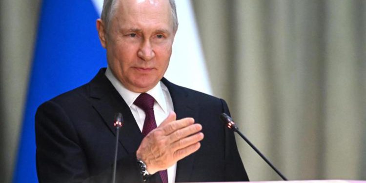 Ucraina, Putin firma decreto per coscrizione primaverile: 147mila richiamati