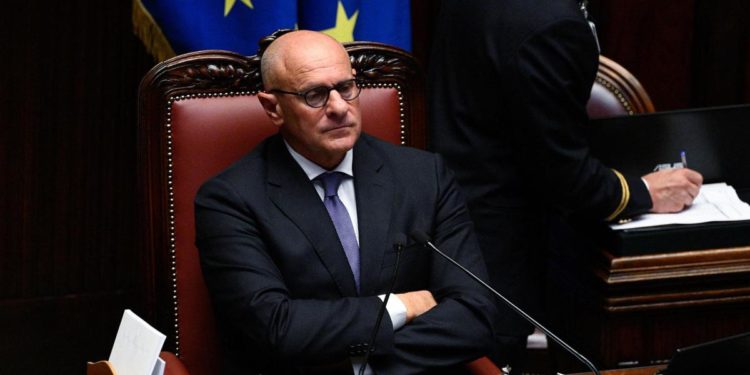 Festa papà, Rampelli: “Auguri a chi sa di non potere essere padre senza una mamma”