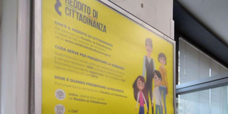 Reddito di cittadinanza, i nodi che deve sciogliere la nuova Mia