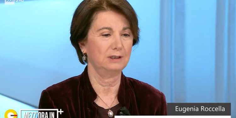 Maternità surrogata, Roccella: “E’ utero in affitto, mercato per bambini”