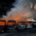 Roma, incendio in deposito scuolabus su via Ostiense: distrutti 22 mezzi