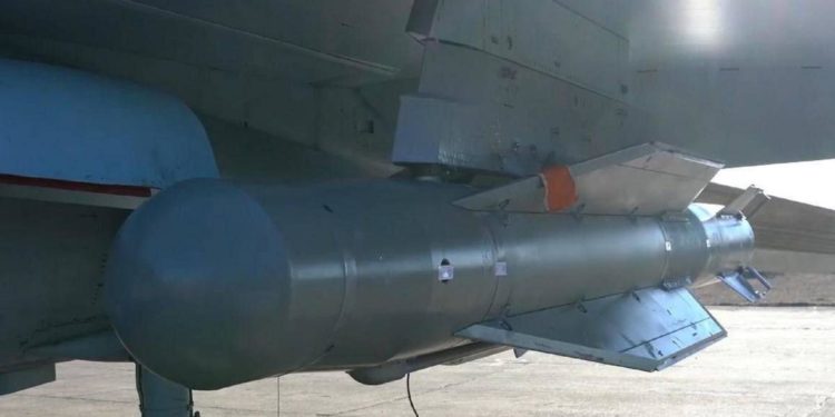 Ucraina, media: Russia lancia superbomba da 1.500 kg per prima volta