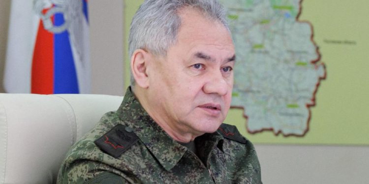 Drone abbattuto, ministro Difesa Russia premia piloti