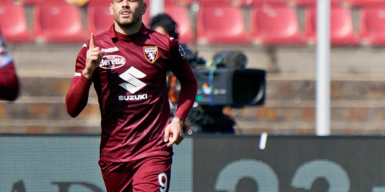 Lecce-Torino 0-2, gol di Singo e Sanabria